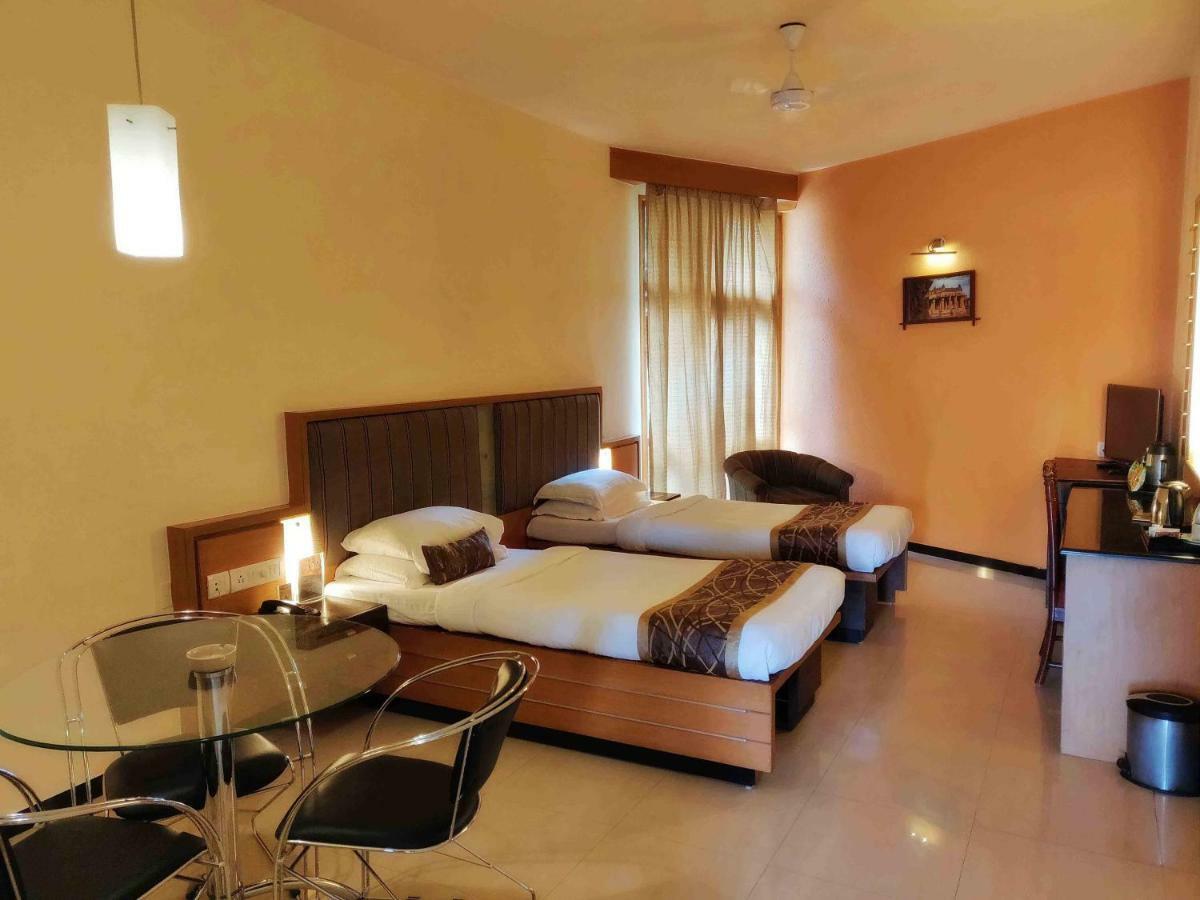 Malligi,Hampi Хоспет Екстериор снимка
